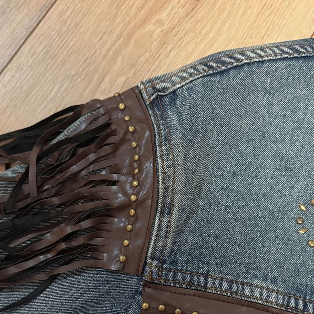 GALITA NWT L CROPPED WESTERN Denim Brown fringe bronze studs Jacket - Picture 6 of 8